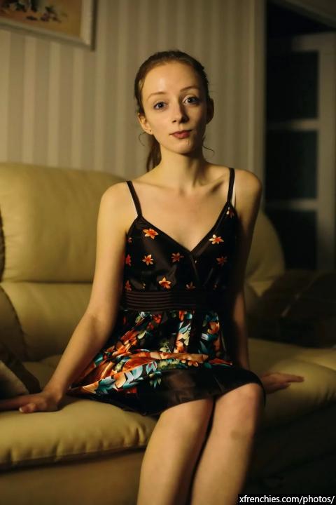 Servizio fotografico sexy di una ragazza di 19 anni n°0