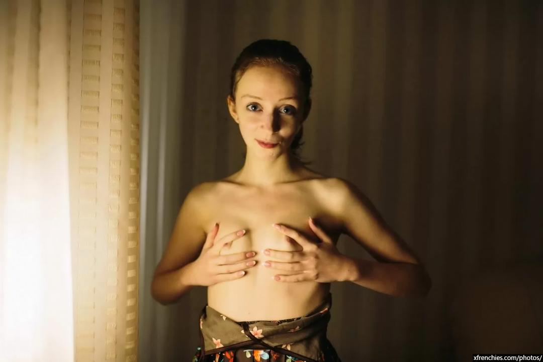 Servizio fotografico sexy di una ragazza di 19 anni n°20